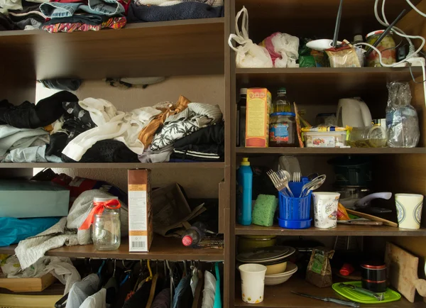 Clutter in cabinets, dormitory — Stock Photo, Image