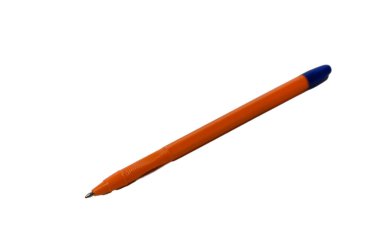 Beyaz arka planda izole edilmiş parlak turuncu tükenmez kalem, kırtasiye, ofis ve ürün fotoğrafçılığı için mükemmel.