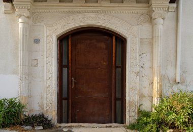 Beyazlatılmış KKKTC 'deki Antik Taş Portal