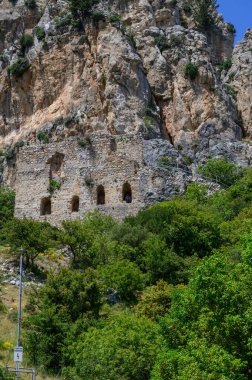 2025 'te St. Hilarion Kalesi' nin fotoğraf keşfi, ortaçağ taş işçiliğini, dramatik manzaraları ve Kuzey Kıbrıs 'ın antik ruhunu vurguluyor..