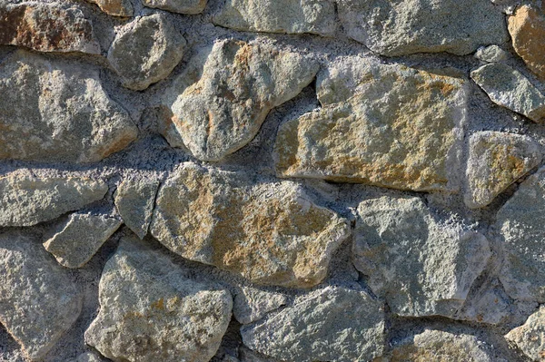 Antik taşların dokuları güzel bir şekilde harmanlanarak doğanın ve zamanın sanatını ortaya koyuyor..