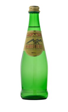 Tiflis, Gürcistan 11.09.2025 Bir şişe Nabeghlavi doğal Gürcü maden suyu. Batı Georgia 'daki doğal kaynaklardan gelen ünlü şifa ve masa suyu. Mineraller açısından zengin,