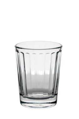 Ünlü Türk markası Pasabahce 'nin ünlü Optica serisinin bir parçası olan 60 ml' lik shot bardağının profesyonel bir fotoğrafı. Shot bardağı yüksek kalitede berrak camdan yapılmıştır ve dikey ve ufuk çizgisinde belirgin bir deseni vardır.