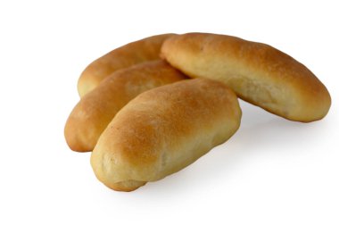 Geleneksel Letonya pilavının yüksek çözünürlüklü stüdyo fotoğrafı, domuz yağıyla dolu lezzetli hamur işleri, temiz beyaz arka planda izole edilmiş. Mutfak blogları, yemek tarifleri, gıda katalogları ve ticari stoklar için uygun otantik ulusal hamur işleri