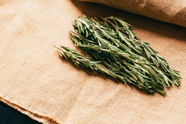 paket üzerinde bir açık renkli Sivas'tan dal biberiye