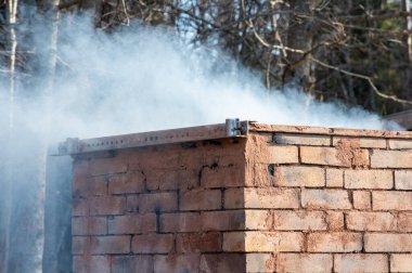 Kışın evde sigara içmek