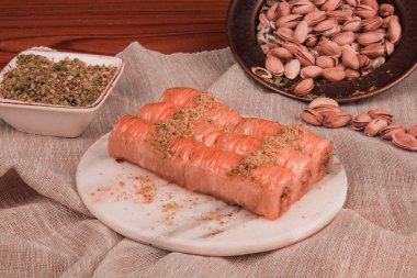 Ev yapımı Baklava 'nın Altın Çıtır Tabakları