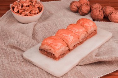 Ev yapımı Baklava 'nın Altın Çıtır Tabakları