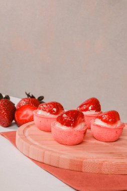 Kremalı Light ve Yumuşak Fransız Eklemeleri