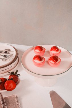 Kremalı Light ve Yumuşak Fransız Eklemeleri