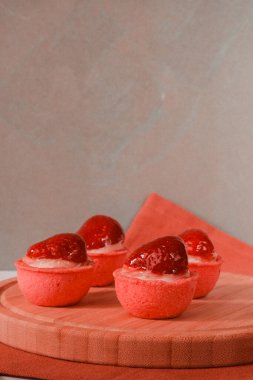 Kremalı Light ve Yumuşak Fransız Eklemeleri