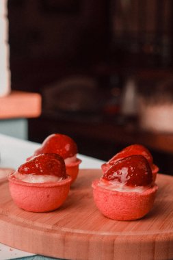 Kremalı Light ve Yumuşak Fransız Eklemeleri