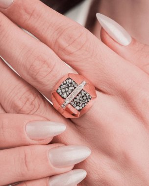 Özel Anlar İçin Özel Yapım Altın ve Elmas Mücevherler