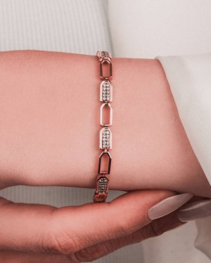 Özel Anlar İçin Özel Yapım Altın ve Elmas Mücevherler