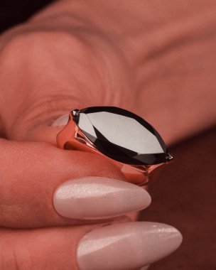 Kişisel Altın ve Elmas Mücevher Hediyeleri