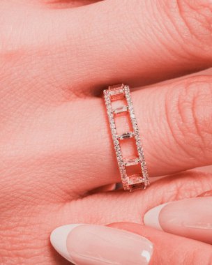 Değerli Altın ve Elmas Mücevherler