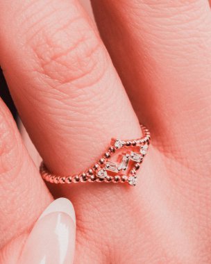 Değerli Altın ve Elmas Mücevherler