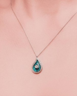 Değerli Altın ve Elmas Mücevherler