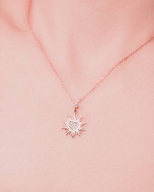 Değerli Altın ve Elmas Mücevherler