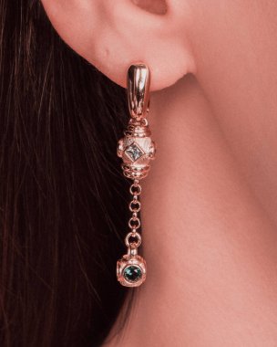 Değerli Altın ve Elmas Mücevherler