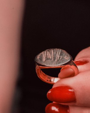 Parlak Altın Mücevherler Göz kamaştırıcı elmaslarla