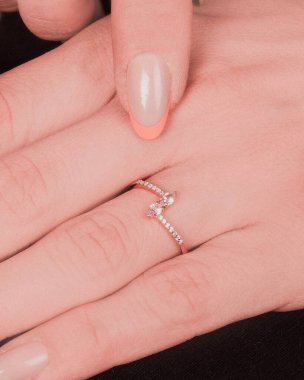 Parlak Altın Mücevherler Göz kamaştırıcı elmaslarla