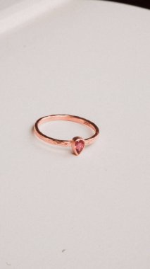 Parlak Mücevher Setleri: Altın, Elmas ve Gemstone