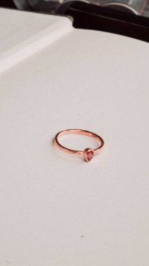 Parlak Mücevher Setleri: Altın, Elmas ve Gemstone