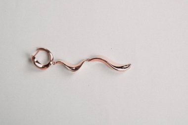 Zamansız Lüks Mücevherler: Elmaslar ve Altın Tasarımlar