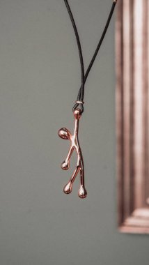 Zamansız Lüks Mücevherler: Elmaslar ve Altın Tasarımlar