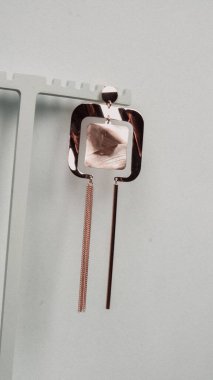 Zamansız Lüks Mücevherler: Elmaslar ve Altın Tasarımlar