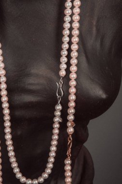 Altın Aksanlı Zarif Elmas Mücevherler