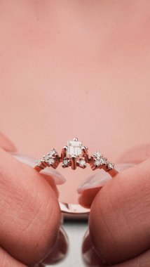 Her Olay İçin El Yapımı Altın ve Elmas Mücevherler