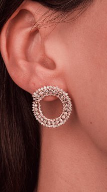 Lüks Mücevher Parçaları: Altın ve Elmaslar Bir arada