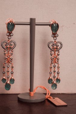 Kadınlar İçin En İyi Elmas ve Altın Mücevherler