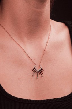 Güzel Altın ve Elmas Kokteyl Mücevherleri