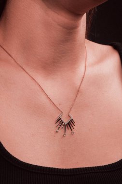 Güzel Altın ve Elmas Kokteyl Mücevherleri