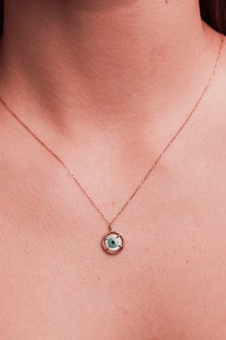 Güzel Altın ve Elmas Kokteyl Mücevherleri