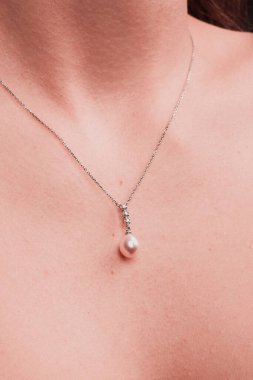 Güzel Altın ve Elmas Kokteyl Mücevherleri