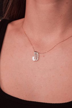 Altın ve Elmaslı Parlak Gemstone Mücevherleri