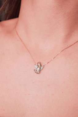 Altın ve Elmaslı Parlak Gemstone Mücevherleri