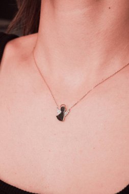 Altın ve Elmaslı Parlak Gemstone Mücevherleri