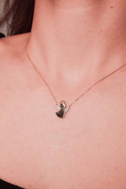 Altın ve Elmaslı Parlak Gemstone Mücevherleri