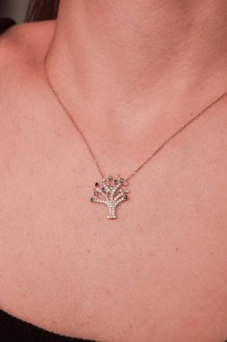 Altın ve Elmaslı Parlak Gemstone Mücevherleri