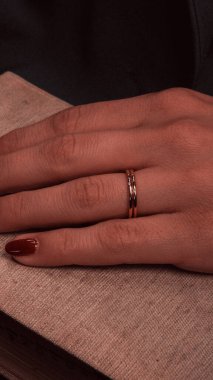 Lüks Gelinlik Mücevherleri: Elmaslar ve Altın Nişan Mücevherleri