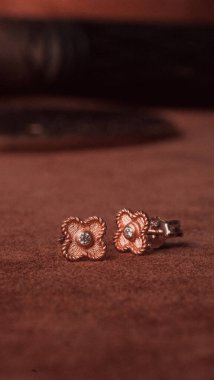 Klasik Altın ve Elmas Düğün Mücevherleri