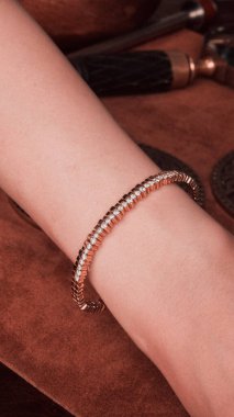 Klasik Altın ve Elmas Düğün Mücevherleri