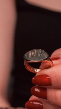 Yıldönümü Hediyeleri İçin Lüks Altın ve Elmas Mücevherler