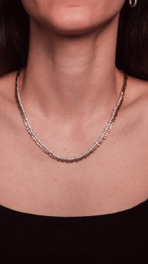 Yıldönümü Hediyeleri İçin Lüks Altın ve Elmas Mücevherler