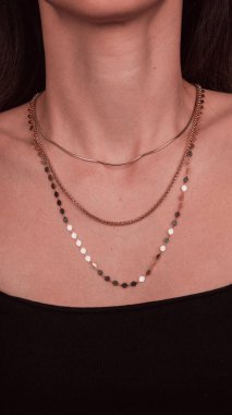 Kalın ve Zarif Elmas ve Altın İfade Parçaları